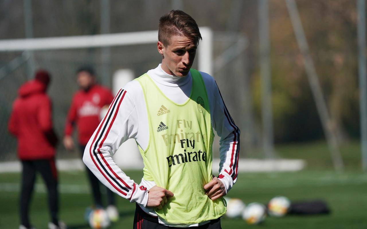 转会期亚特兰大刷新队史纪录：CBA常规赛节点到来，态度坚定，资深球员宣示担当的简单介绍-AYX SPORTS