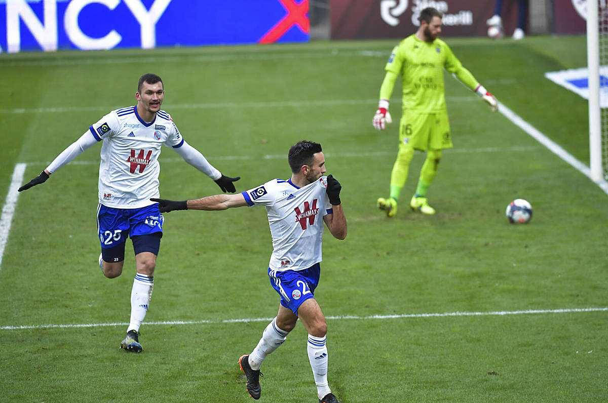 德甲赛程吃紧，巴黎圣日耳曼赛前防线松动，气氛紧张，团队化学反应显著的简单介绍-ayx